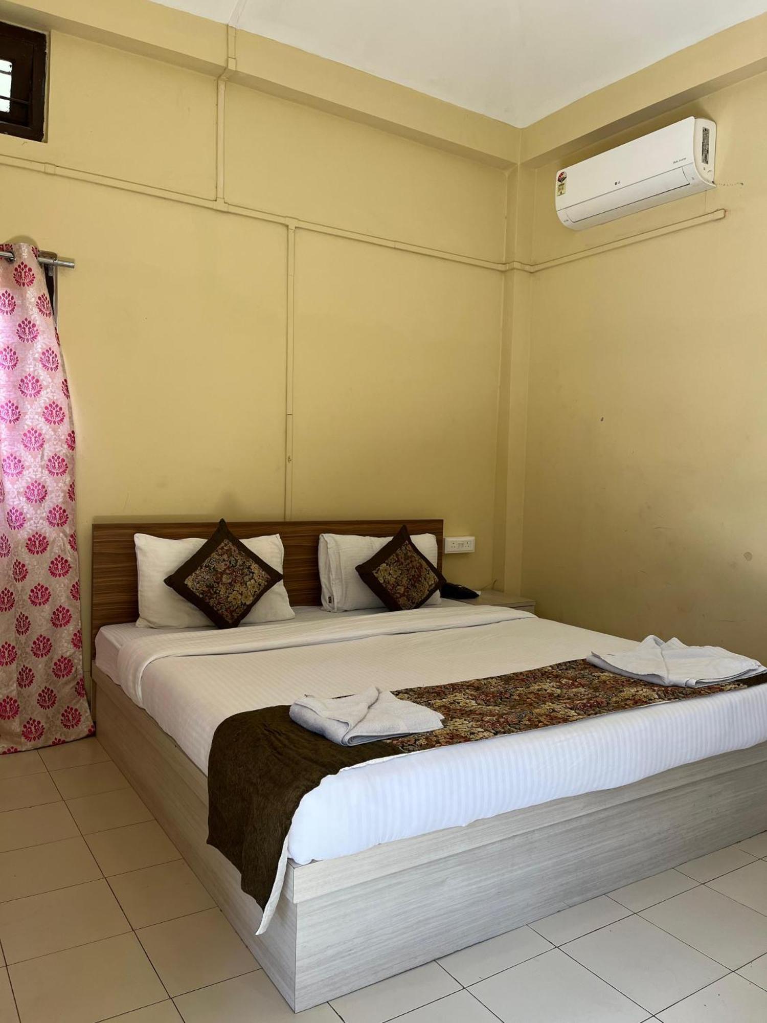 Jironi Resort Tezpur Екстериор снимка