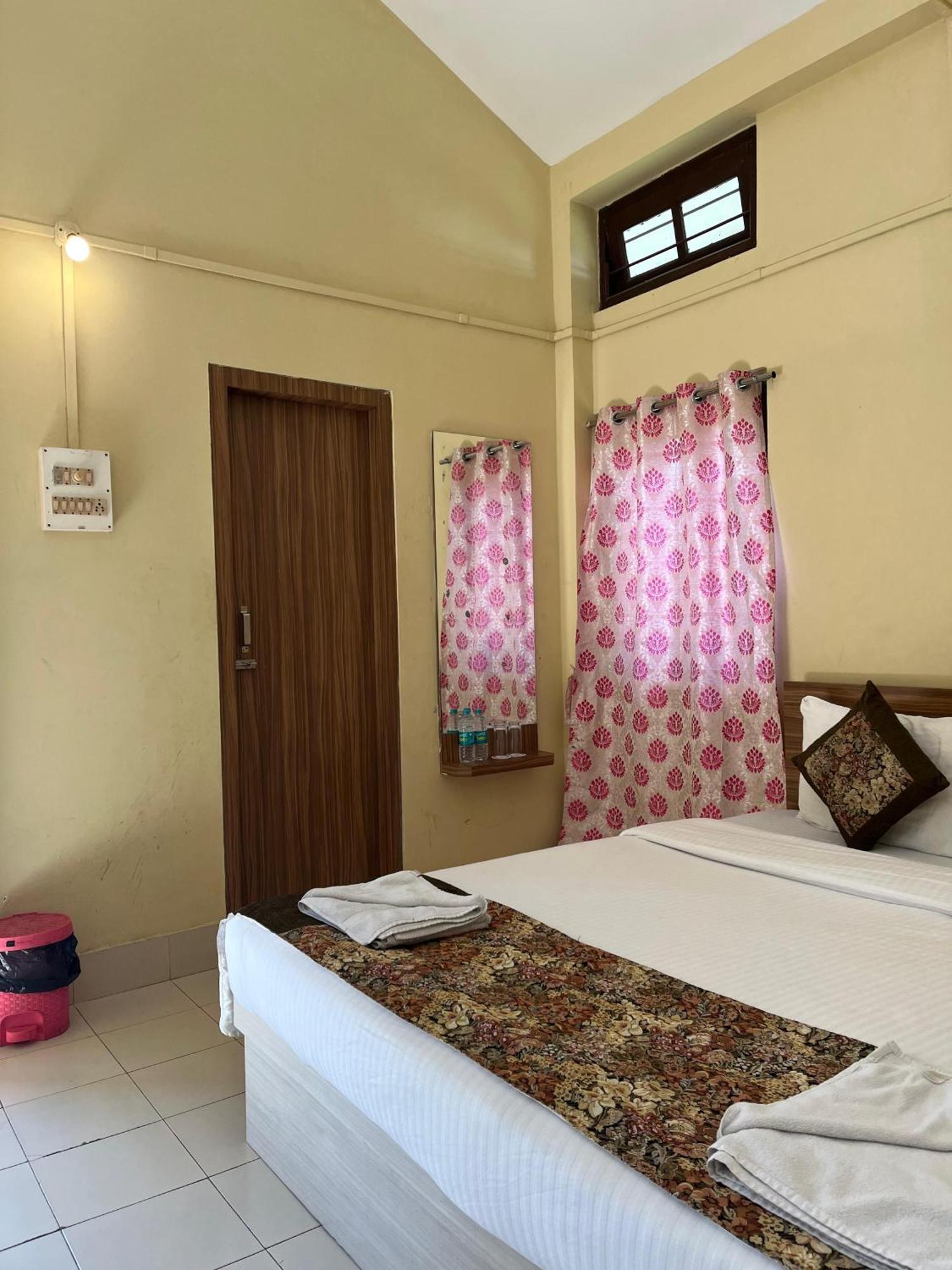 Jironi Resort Tezpur Екстериор снимка