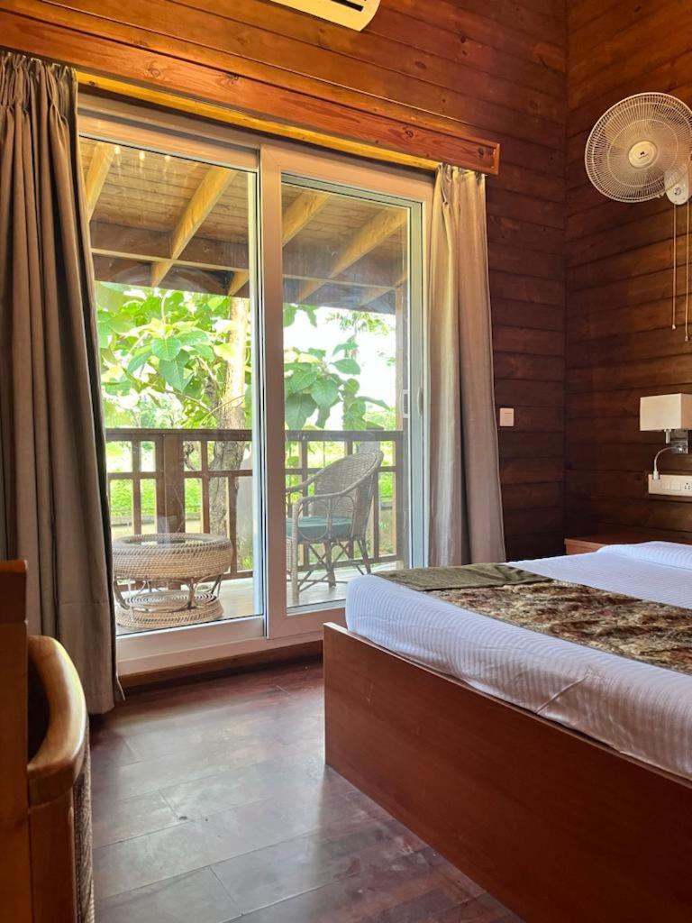 Jironi Resort Tezpur Екстериор снимка