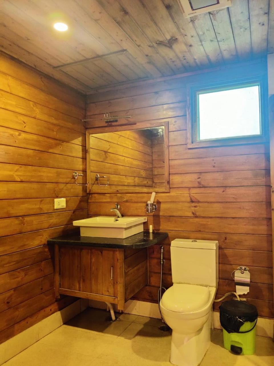 Jironi Resort Tezpur Екстериор снимка